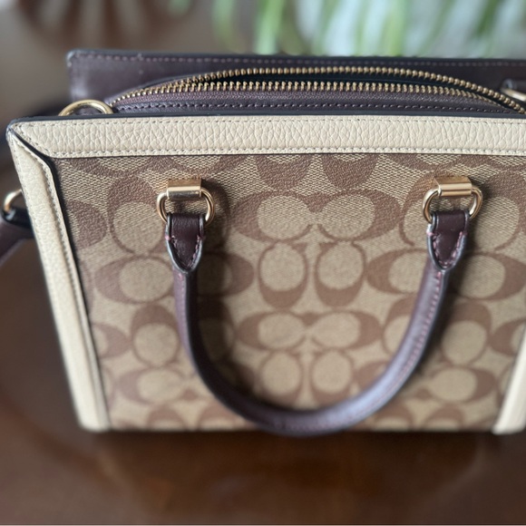 Coach Tan and Cream Signature Satchel - Picture 4 of 8